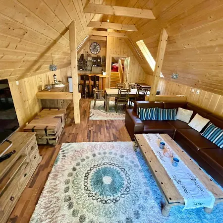 Villa Janosikuv Pramen - Horska Wellness